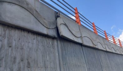 Yerinden Oynayan Beton Levhalar Tedirginlik Oluşturuyor