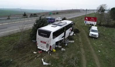 Yoldan çıkan otobüs boş araziye girdi, 11 yaralı