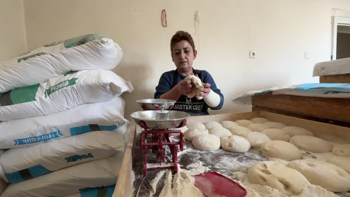 Zorluklara rağmen hatırası var dediği fırıncılıkta usta oldu