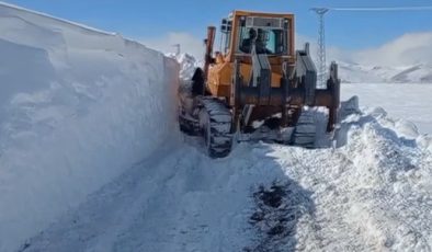 Ağrı’nın köylerinde karla mücadele çalışması sürüyor