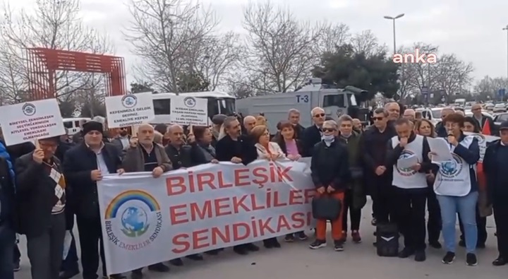 Emeklilerden İkramiye Tepkisi