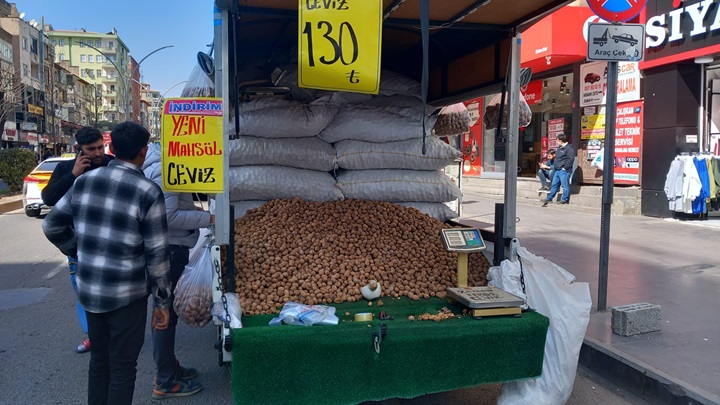 Diyarbakır’da Ceviz Satışı Katlandı