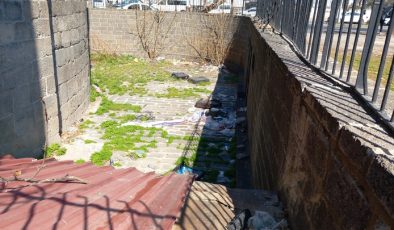 DağKapı Burcu’nun etrafı  çöplük içerisinde