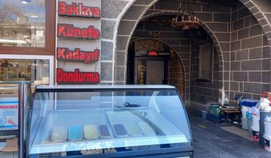 Havalar ısındı  dondurma tezgahlarda yerini aldı