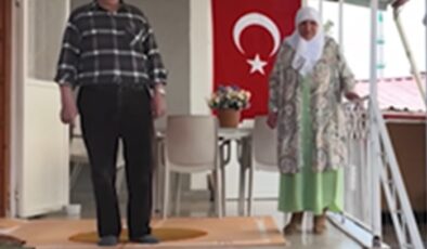Liseli öğrencileri Ramazan boyunca yaşlılara “Bir Tabak Sevgi” götürdü