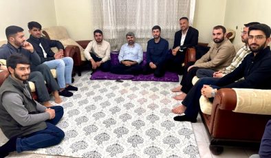 HÜDA PAR Milletvekili Faruk Dinç, Diyarbakır’da gençlerle buluştu