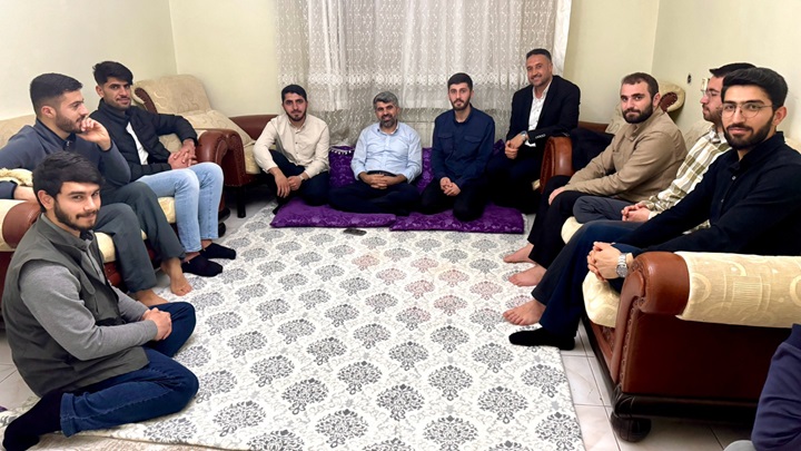 HÜDA PAR Milletvekili Faruk Dinç, Diyarbakır’da gençlerle buluştu