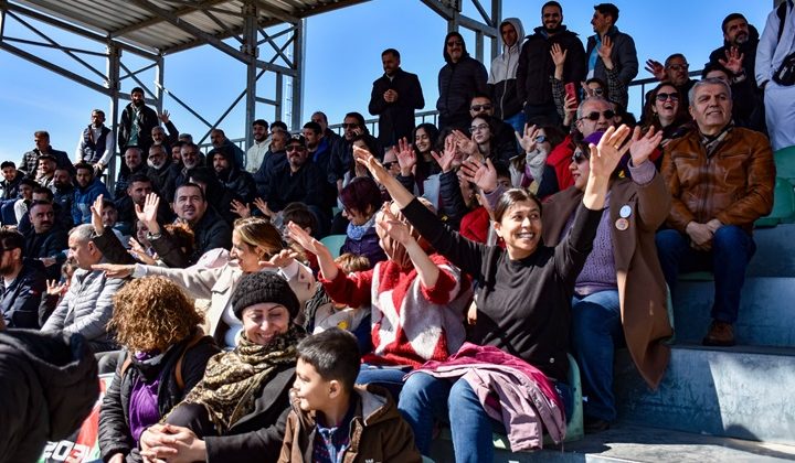 Kadınlardan Amedspor Kadın Futbol Takımına destek
