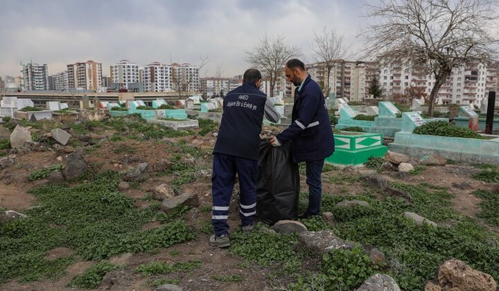 Mezarlıklarda Ramazan öncesi temizliği