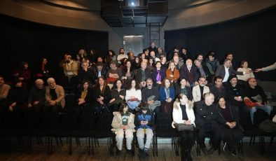 Eş Başkan Bucak, ‘Nehre Su Taşımak’ filminin gösterimini izledi