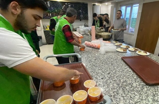 Siirt’te yetim çocuklar iftar programında buluştu