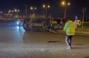 Aşırı hız yapan araç takla attı, sürücünün bacağı koptu