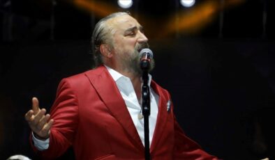 Şarkıcı Volkan Konak hayatını kaybetti