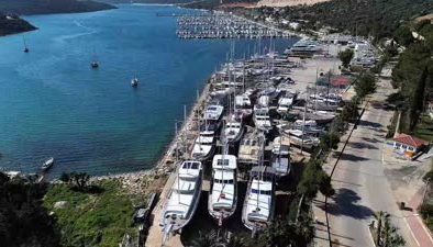 Turistik tekneler yaz sezonu için gün sayıyor