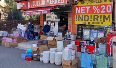 Satışlar Azalınca Esnaf İndirime Gitti