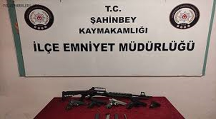 Gaziantep’te uyuşturucu ve silah taşıyan 4 şüpheli gözaltına alındı