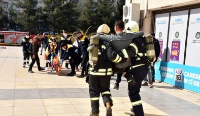 Belediye binasında yangın tatbikatı