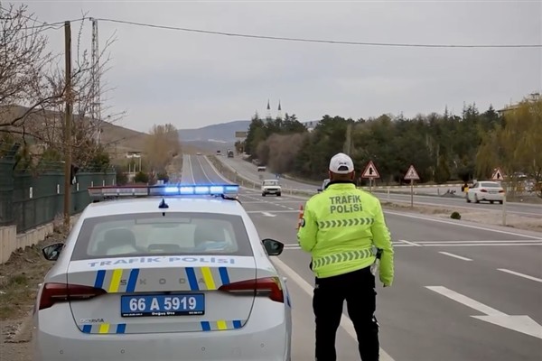 Trafik ekipleri hız ihlali nedeniyle 2.1 milyon işlem gerçekleştirdi