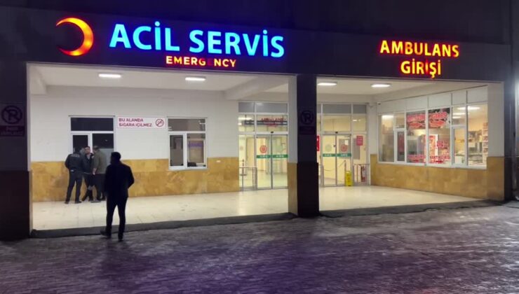 Yemekten sonra fenalaştılar: 53 üniversite öğrencisi hastaneye kaldırıldı