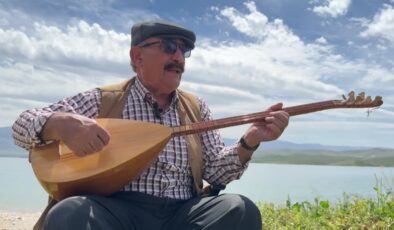 50 yıllık sazıyla dengbejlik geleneğini yaşatıyor
