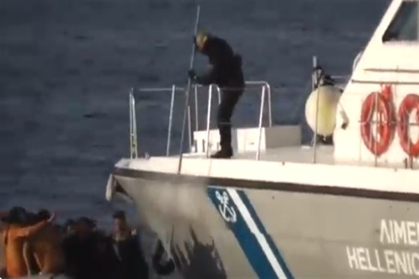 AB, Yunanistan’ı fon kesmekle tehdit etti