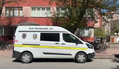Apartmanın merdivenlerinden düşen adam ağır yaralandı