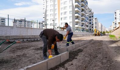 Bağlar Belediyesi Yol ve Kaldırım Çalışmalarını Sürdürüyor