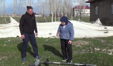 Muşlu Zeliha Avrupa şampiyonluğu için günde 600 şınav çekiyo