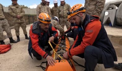 Bingöl’de güvenlik korucuları AFAD eğitimleriyle göreve hazırlanıyor