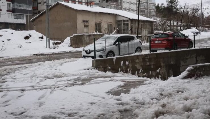 Bitlis ve Muş’ta kar nedeniyle 74 köy yolu ulaşıma kapandı