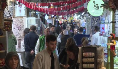 Boykot çağrılarına rağmen Türkiye genelinde alışveriş hareketliliği yaşandı