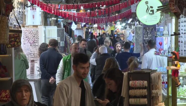 Boykot çağrılarına rağmen Türkiye genelinde alışveriş hareketliliği yaşandı