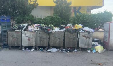Çiğli’de grev çöp krizine dönüştü: Sokaklar çöple doldu