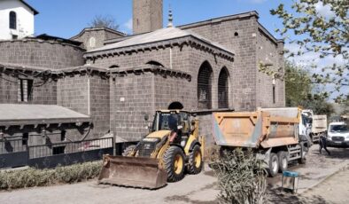 DİSKİ, Hz. Süleyman Camii’nde tıkanan hattı yeniledi