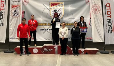 Elif Berfin Altun Türkiye rekoru kırarak şampiyonluğa ulaştı