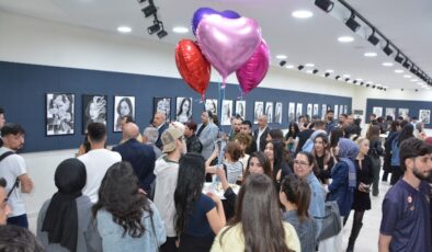Dicle Üniversitesi’nde öğrencilerden 93 eserlik desen sergisi açıldı
