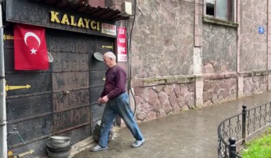 54 yıllık kalay ustası, yok olan mesleğini yaşatıyor