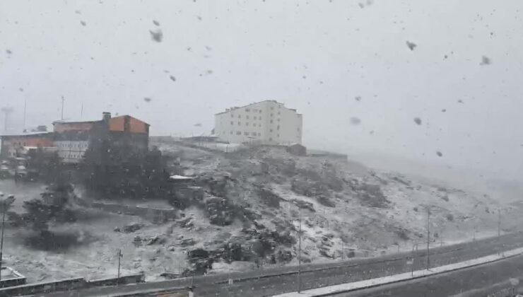 Erciyes’e nisan ayında kar yağdı