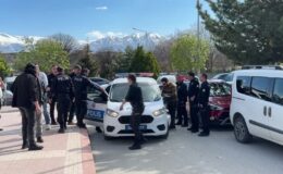 Erzincan İl Sağlık Müdürlüğüne kurusıkı tabancayla giren kişi gözaltına alındı