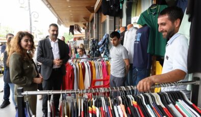 Eş Başkanlar Gazi Caddesi’nde esnafın nabzını tuttu
