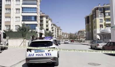 Eşini bıçakla yaralayan koca kendisine de zarar verdi