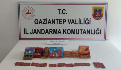 Jandarma, iş yerinde yüzlerce patlayıcı madde buldu