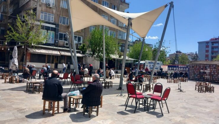 Güneşi gören Diyarbakırlılar sokağa döküldü