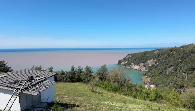 İnkumu’nda çamurlu akıntı sonrası deniz kahverengileşti