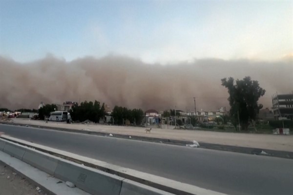 Irak’ta kum fırtınası: Binlerce kişi hastanelik oldu