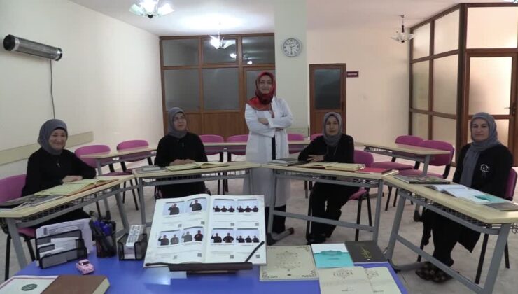 İşitme engelli kadınlar işaret diliyle Kur’an-ı Kerim öğreniyor