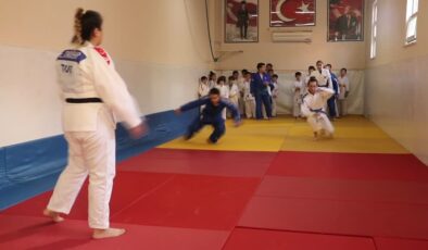 Emine Şenel judoda şampiyonlar yetiştiriyor, hedefi olimpiyat gururu