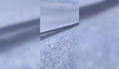 Kars’ta kar yağışı ulaşımı vurdu: Kağızman-Cumaçay yolu kapandı