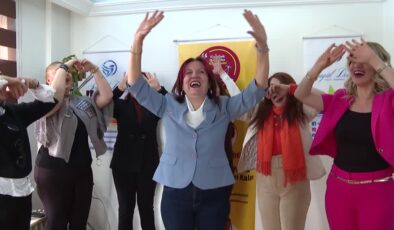 Kahkaha yogasıyla stres at, mutluluğu yakala