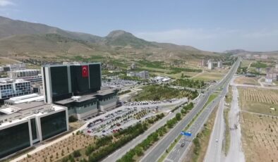 Malatya’dan canlı yayınla yapılan ameliyat tıp dünyasını etkiledi